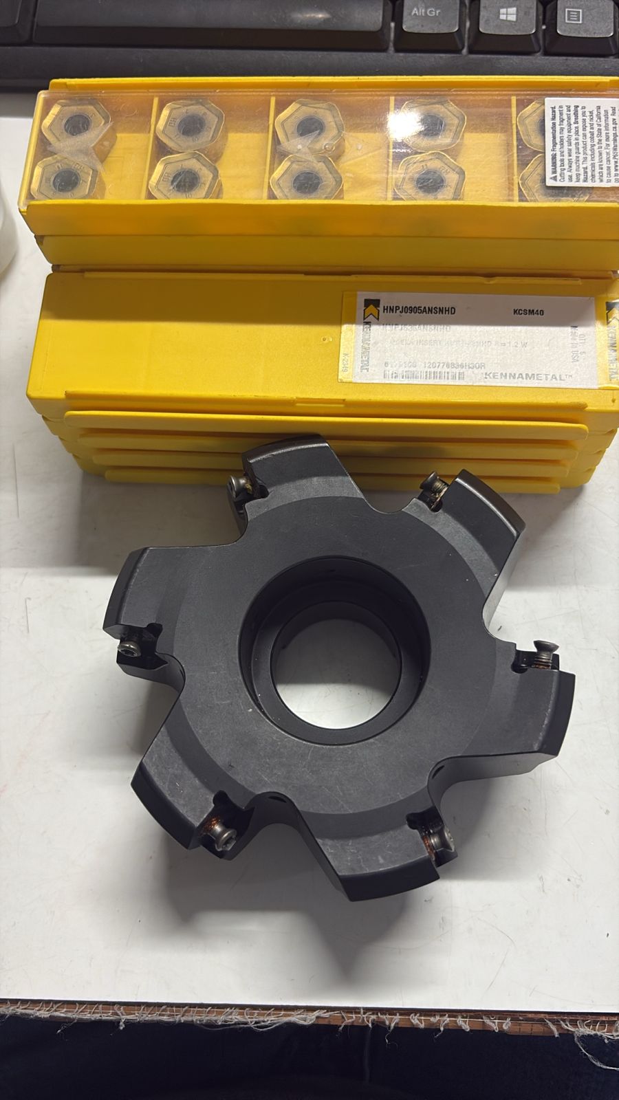 Corona porta insertos de 4” con 100 insertos